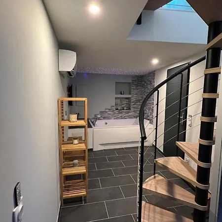 Petite Maison Cosy Et Moderne Avec Bain A Remous Holiday home
