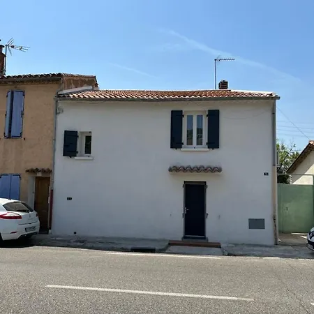 Holiday home Petite Maison Cosy Et Moderne Avec Bain A Remous Hyeres