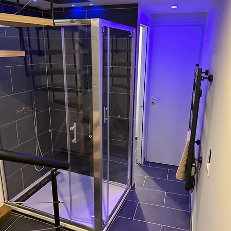 Petite Maison Cosy Et Moderne Avec Bain A Remous Hyeres